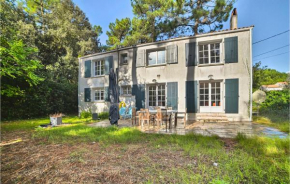 Cozy Home In Saint-Georges-Doléron With Wifi